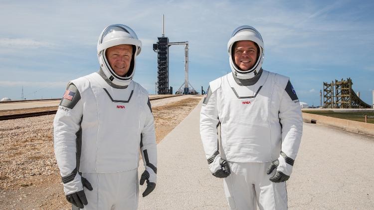 Doug Hurley e Bob Behnken em roupas desenhadas pela SpaceX - Nasa / Kim Shiflett
